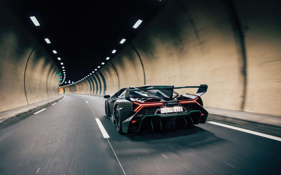  Lamborghini Veneno Roadster (2/9) 2015 года  (фото 16 из 18)